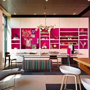 **** Hotel Moxy Munich Airport Deutschland